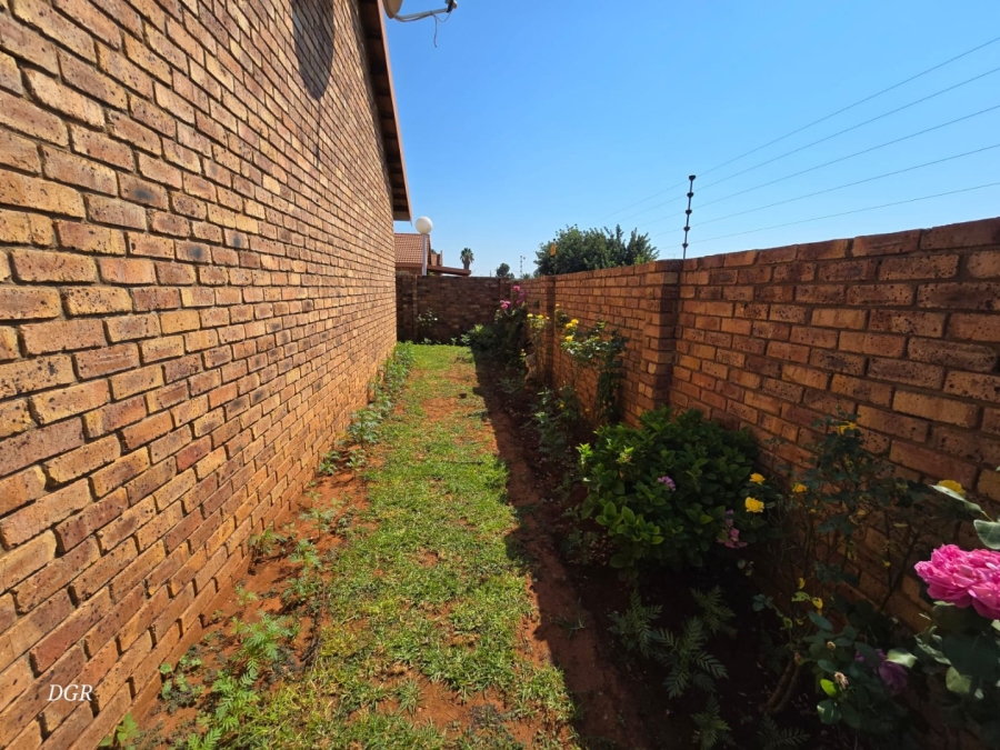2 Bedroom Property for Sale in Riviera Northern Cape
